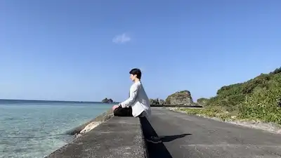 瞑想中の講師